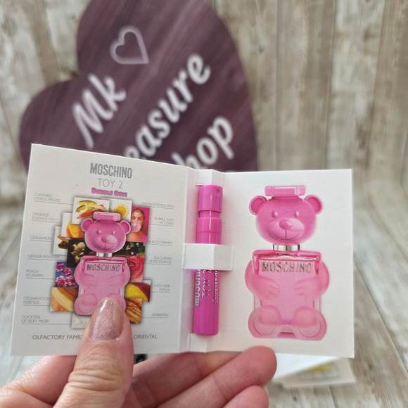 Moschino Sample Set - Picture 2 of 2